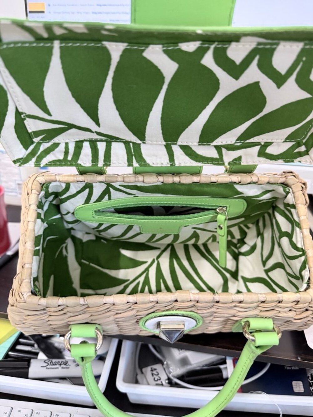 KATE SPADE Large Rattan Basket Handbag Designer Handbag Green Handle and Lid - Picture 8 of 9